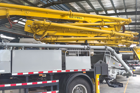 28米攪拌泵車 28米攪拌泵車