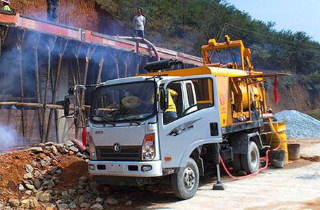 小型混凝土輸送泵為什么要都要用鋼管，相比軟管有什么優(yōu)勢(shì)？